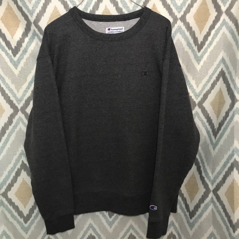 Champion crew neck size Large